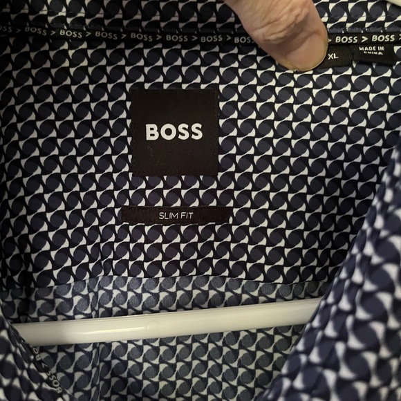 NWOT Men's BOSS Roan Performance Button Down Short Sleeve Shirt Sz XL - Picture 2 of 4